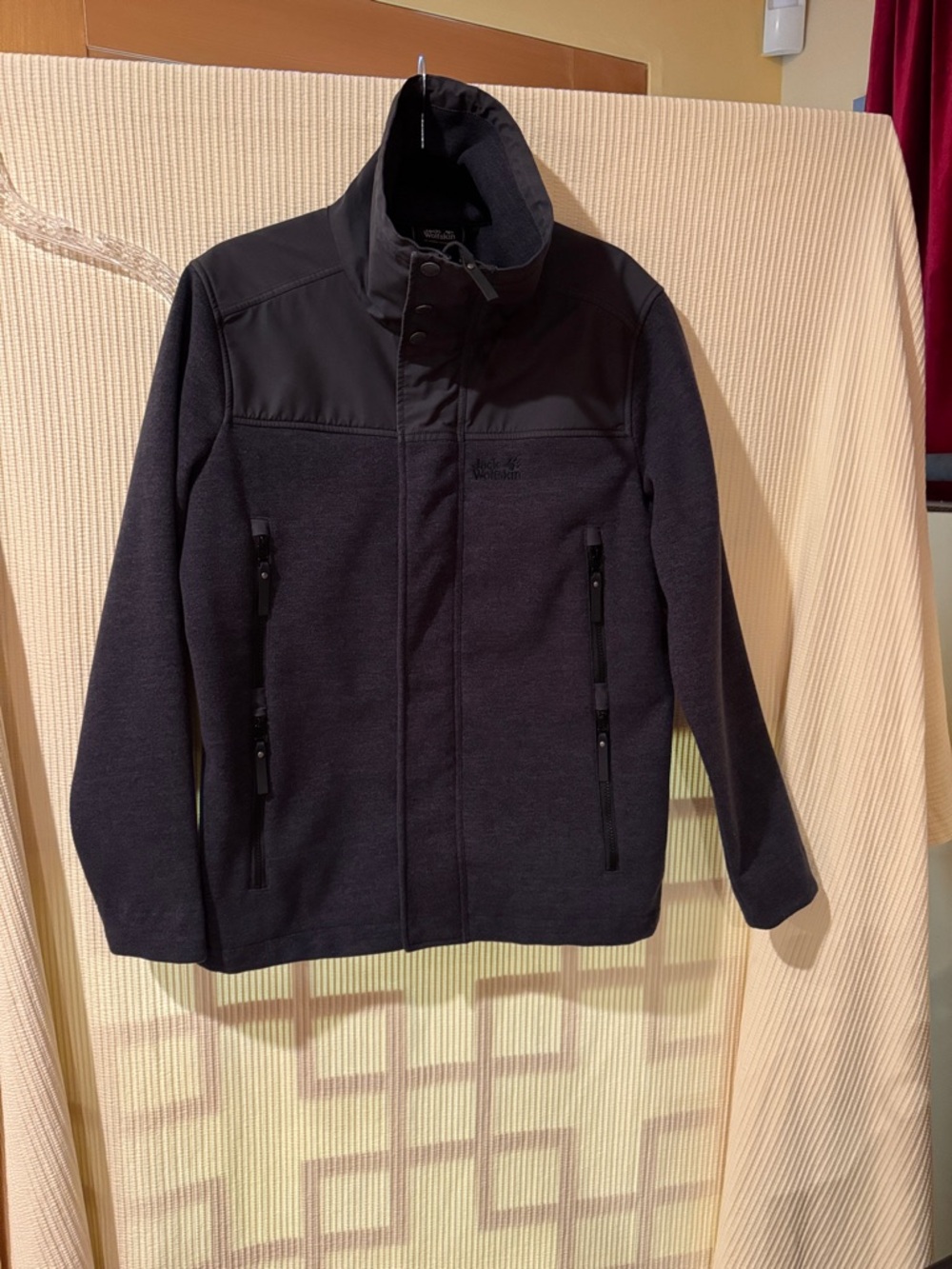 Jack Wolfskin men's softshell jacket Medium NWOT